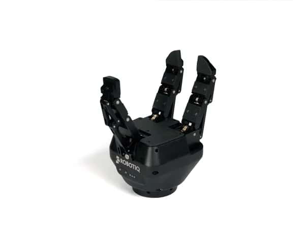 Adaptive Gripper — роботизированная рука с тремя пальцами на белом фоне.