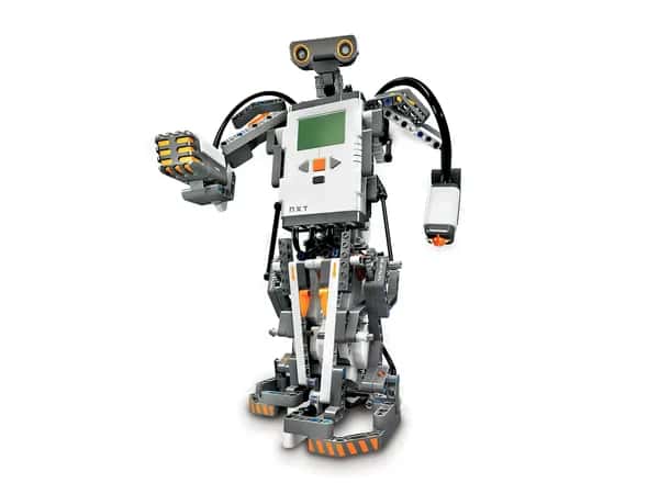 Lego Mindstorms NXT — гуманоидный робот из Lego с программируемым модулем на уровне корпуса.